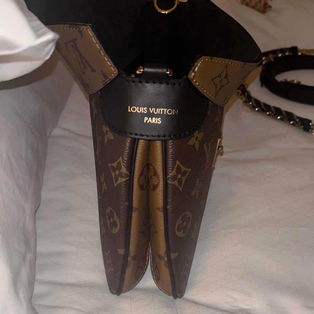 Louis Vuitton LV Twinny - Picture 8 of 13